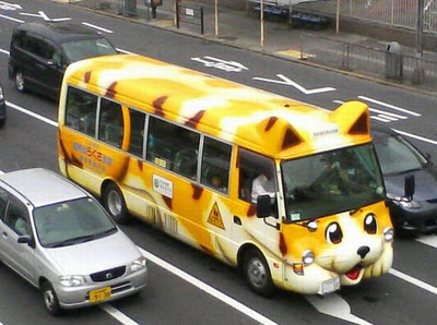 japanese_school_buses_03.jpg