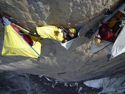 extreme_hanging_tents_10.jpg