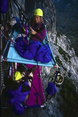 extreme_hanging_tents_21.jpg