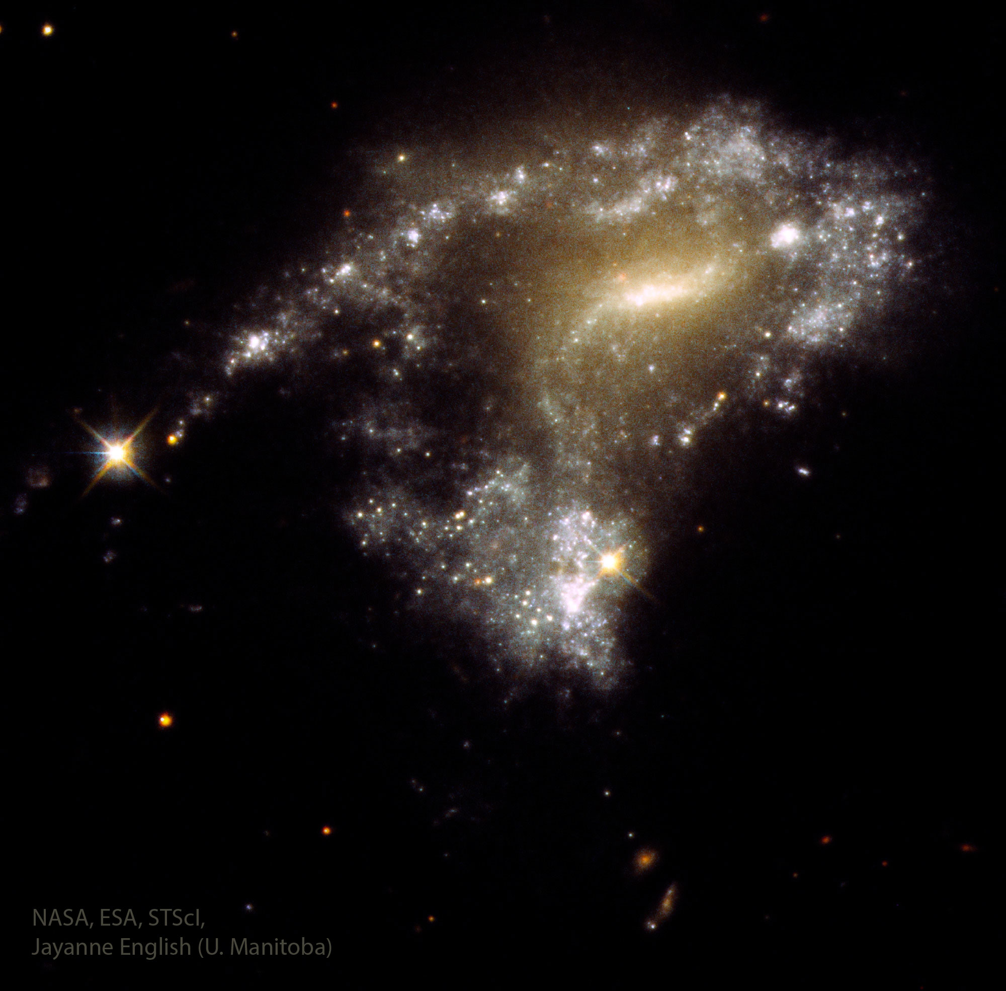 AM1054_Hubble_2000.jpg