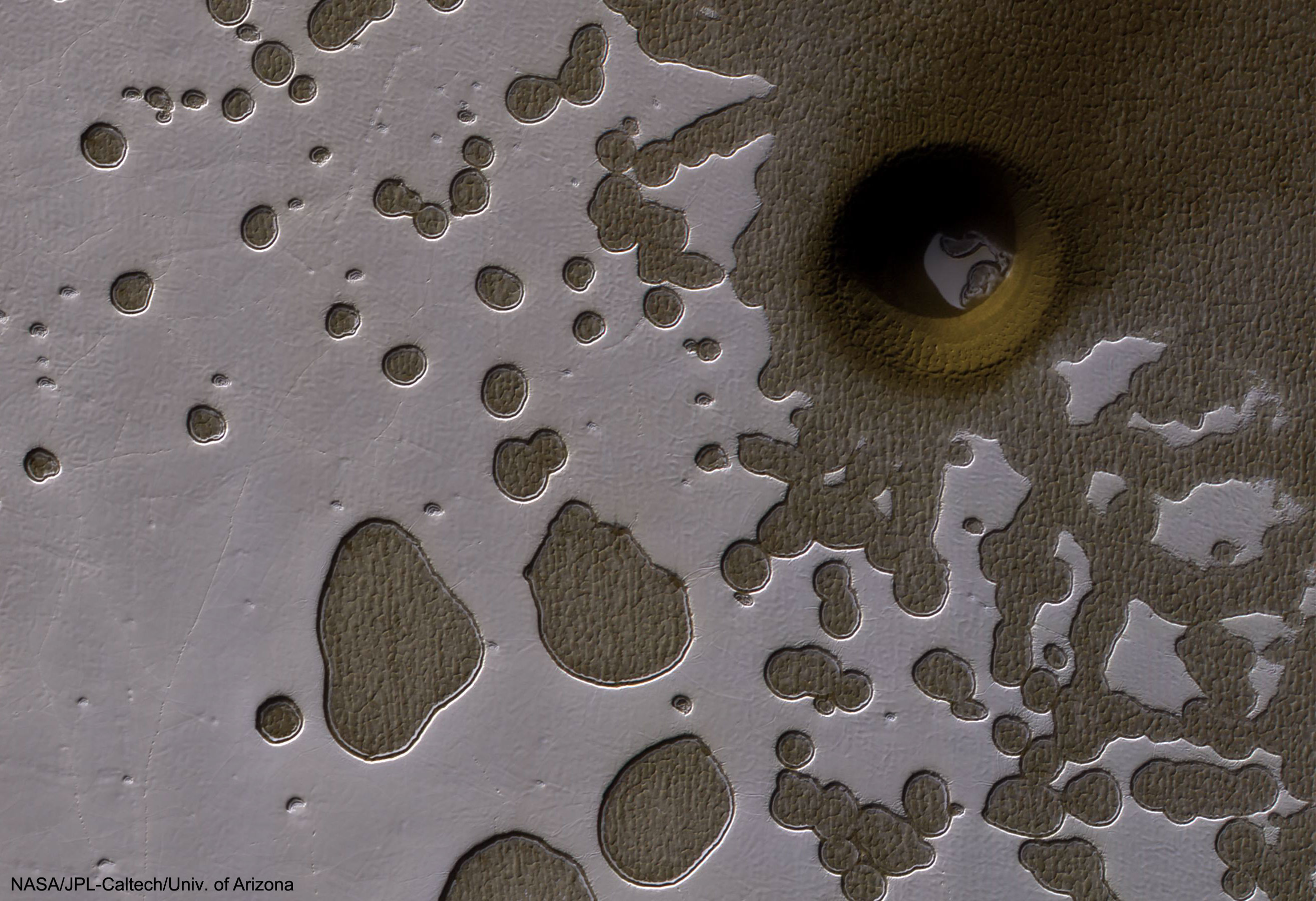MarsPit_mro_2628.jpg