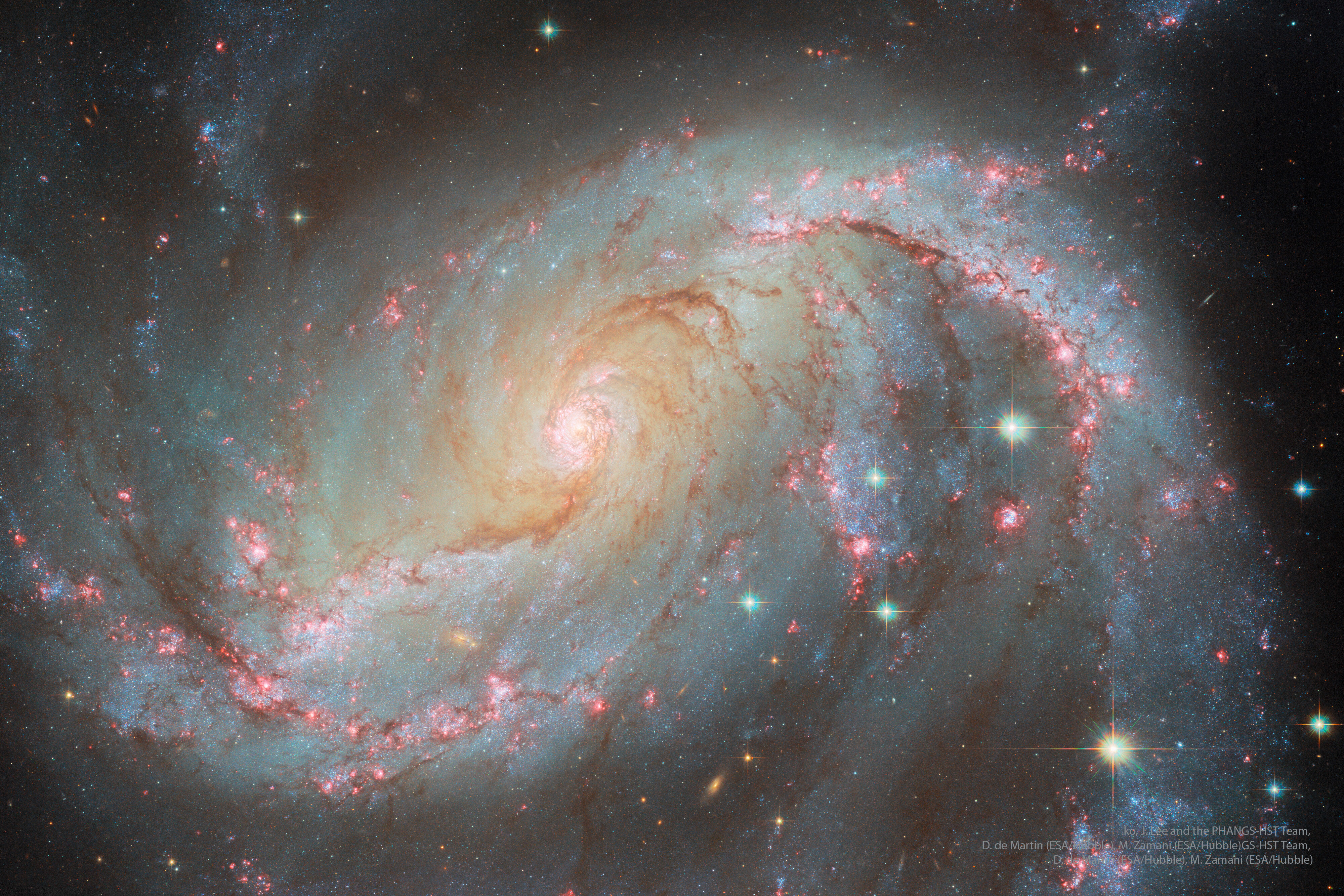 NGC1672B_Hubble_4000.jpg